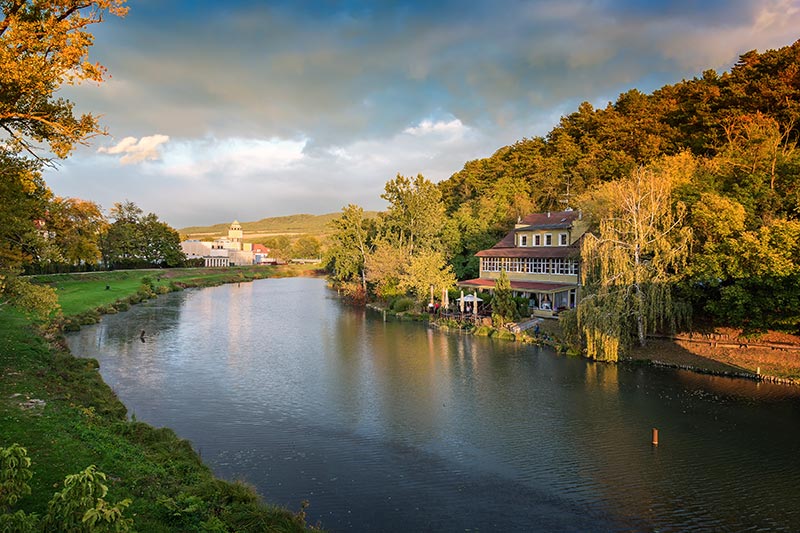 ARYA VILA PIEŠŤANY